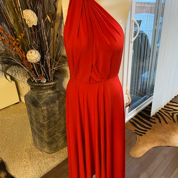 Beautiful red dress for any occasion. - Picture 2 of 15